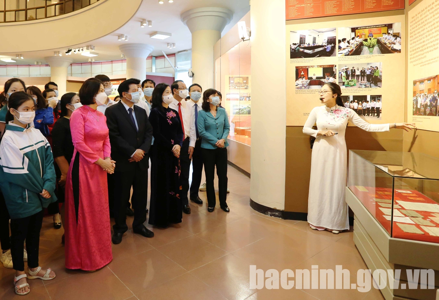 Bac Ninh organizes exhibition on Vietnam’s National Assembly